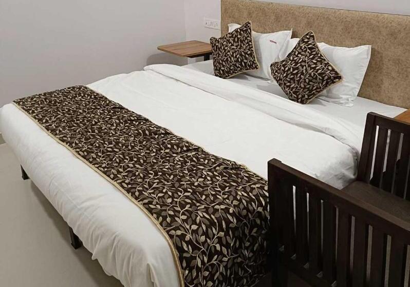 Collection O Hotel Ndh 47