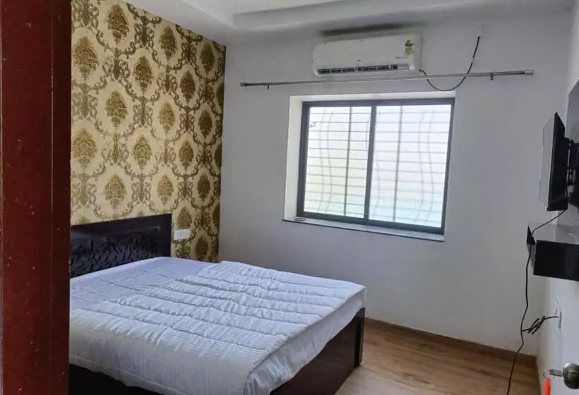 Collection O Hotel Ndh 47