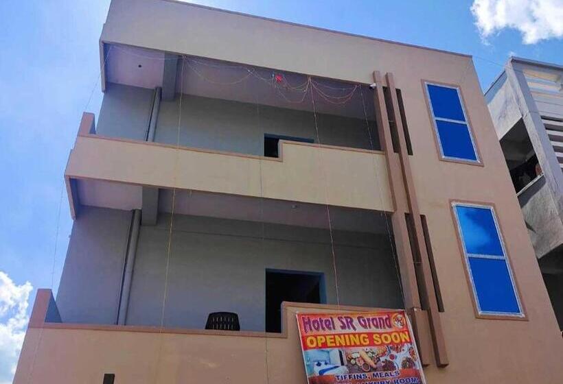 Collection O Hotel Sr Grand