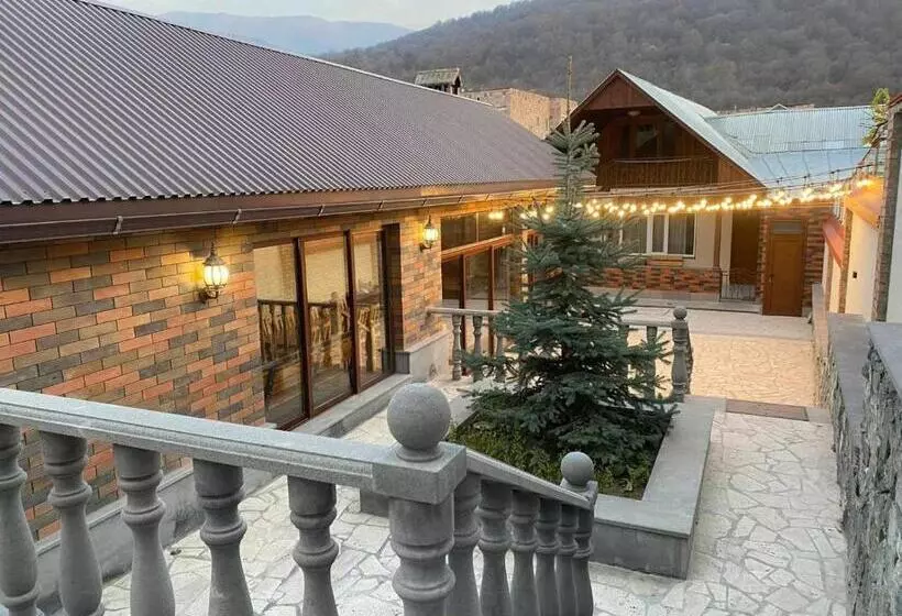 هتل Ani Guest House