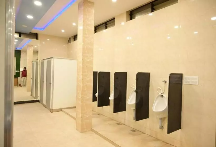 Hotelli Nh4 Grand