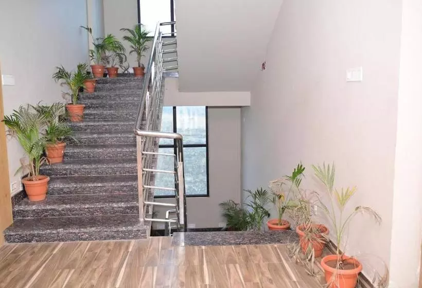 Hotelli Nh4 Grand
