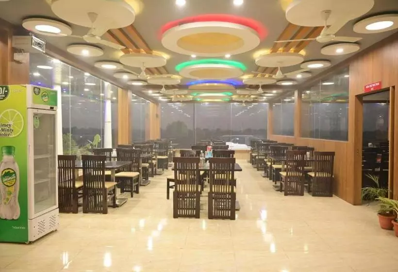 Hotelli Nh4 Grand