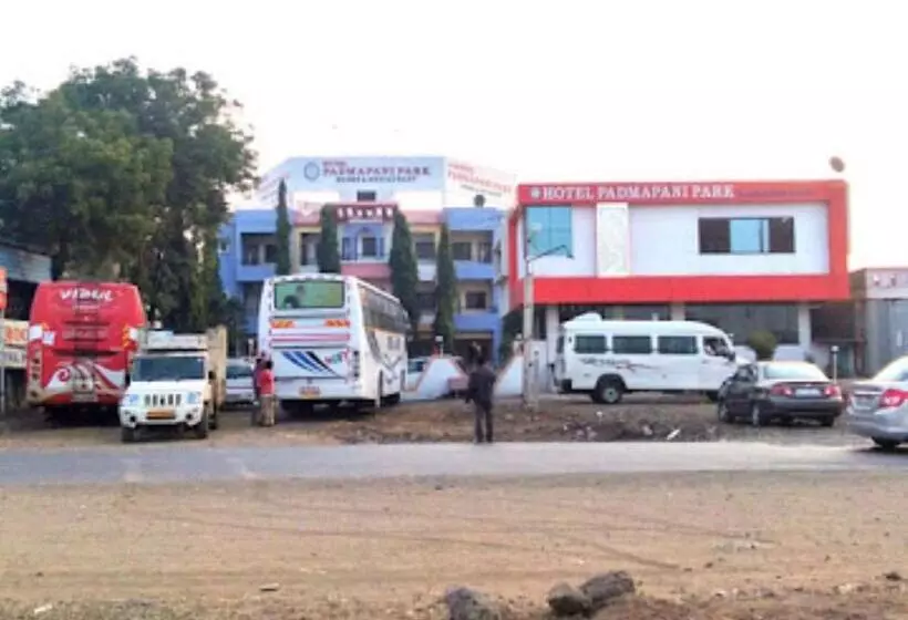 ホテル Padmapani Park Fardapur