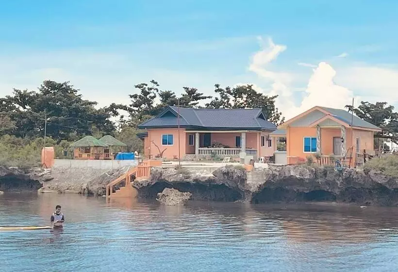 ホテル Rainbow Beach Bar & Resort