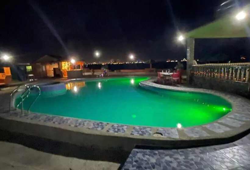 ホテル Rainbow Beach Bar & Resort