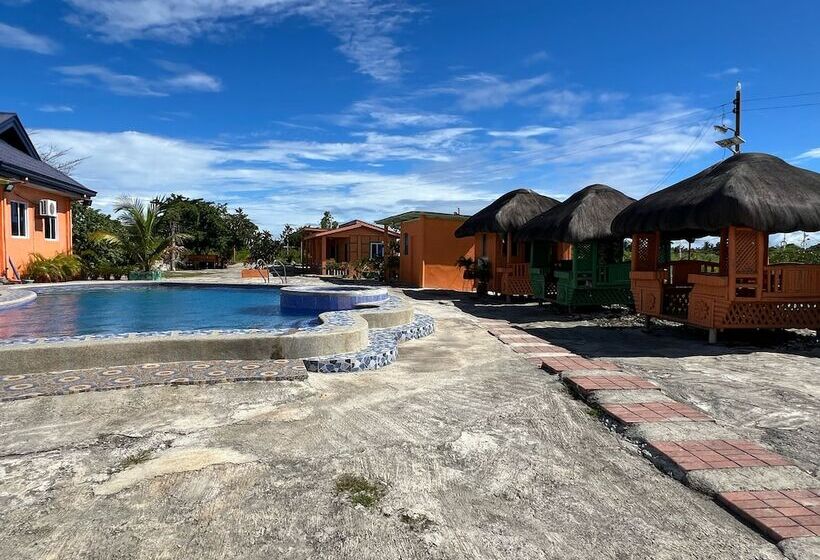 Hotel Rainbow Beach Bar & Resort