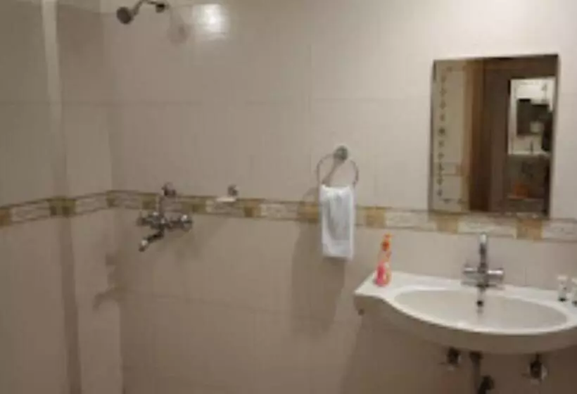 ホテル Sarthak Bhopal