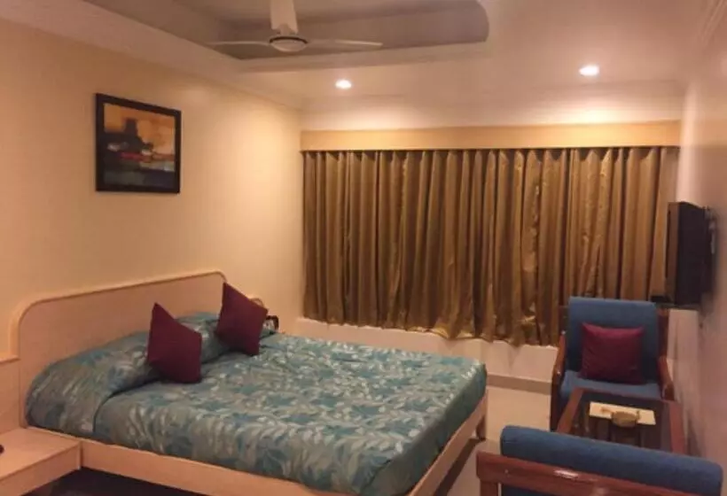 ホテル Sarthak Bhopal