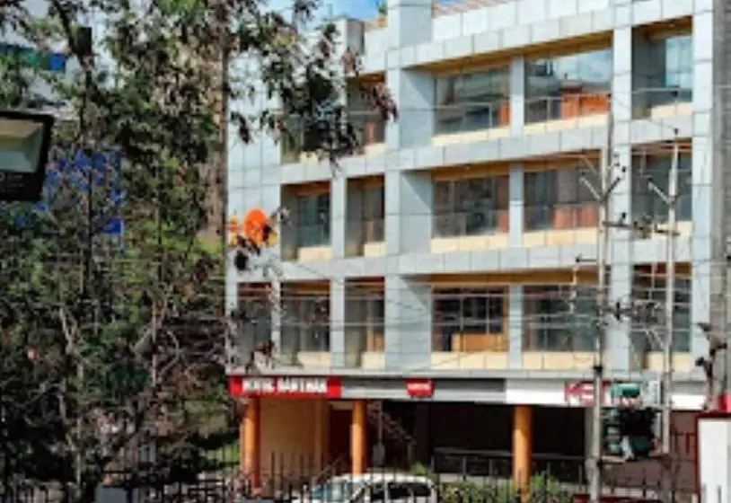 ホテル Sarthak Bhopal