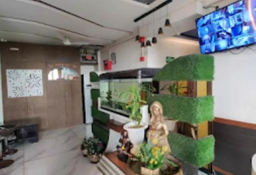 ホテル Shakti Delux Rooms Vadodara