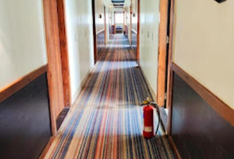 Hotel Shakti Delux Rooms Vadodara