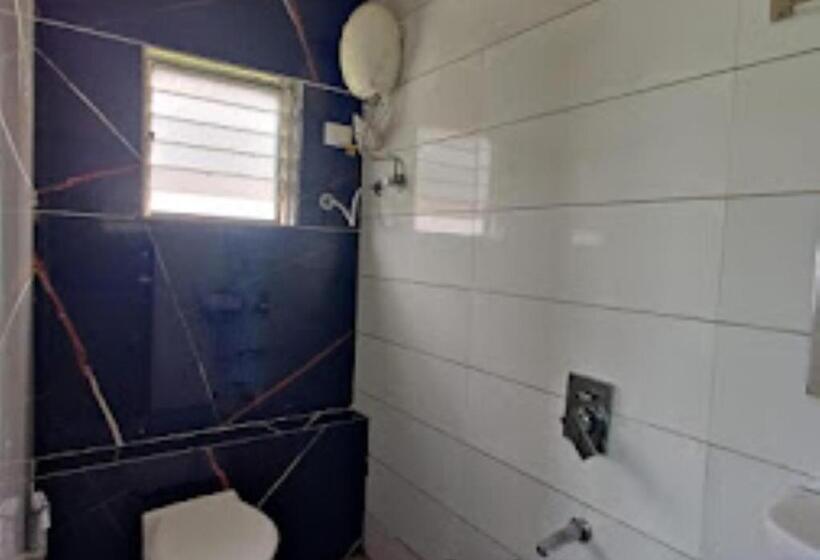 Hotel Shakti Delux Rooms Vadodara