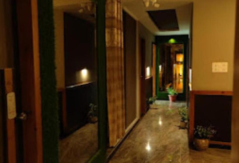 Hotel Shakti Delux Rooms Vadodara
