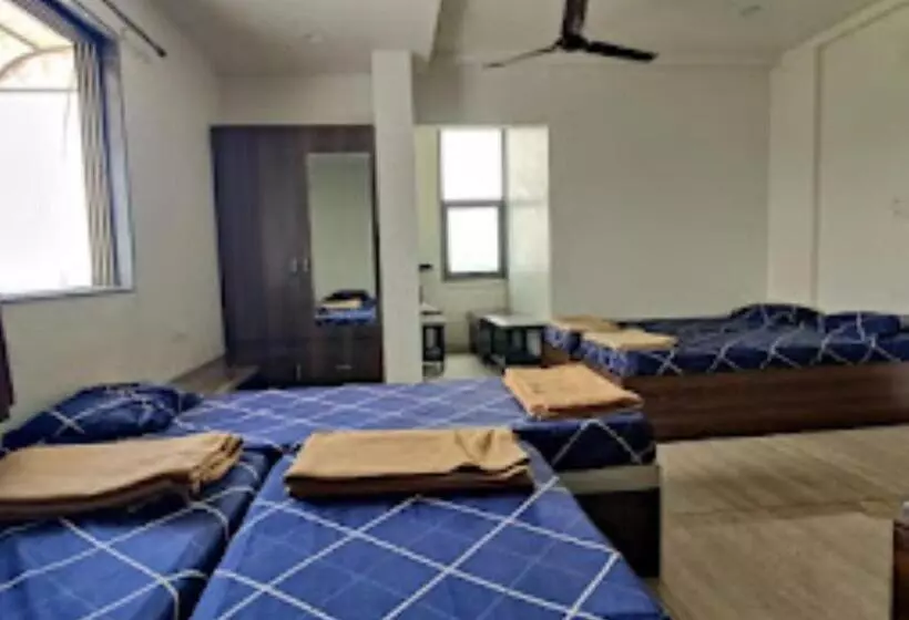 ホテル Shakti Delux Rooms Vadodara