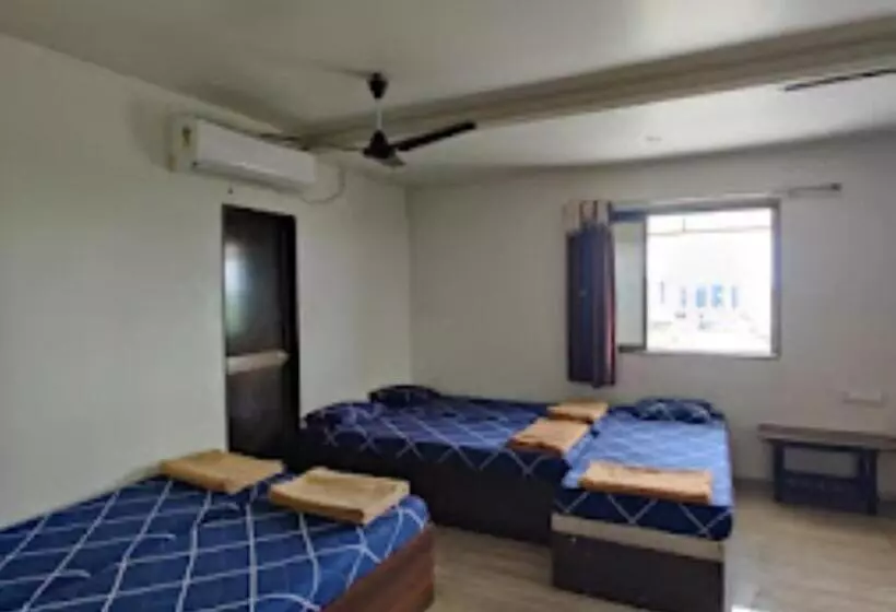 ホテル Shakti Delux Rooms Vadodara