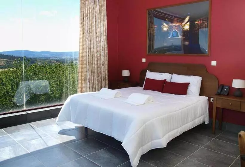 Hotelli Tranca Da Barriga   Casa Do Vinho By Quinta De São Tiago