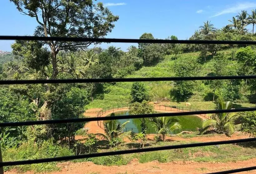 ホテル Wayanad Adventures Eco Farm Resort