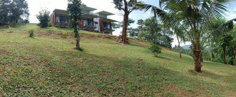 בית מלון כפרי Wayanad Adventures Eco Farm Resort