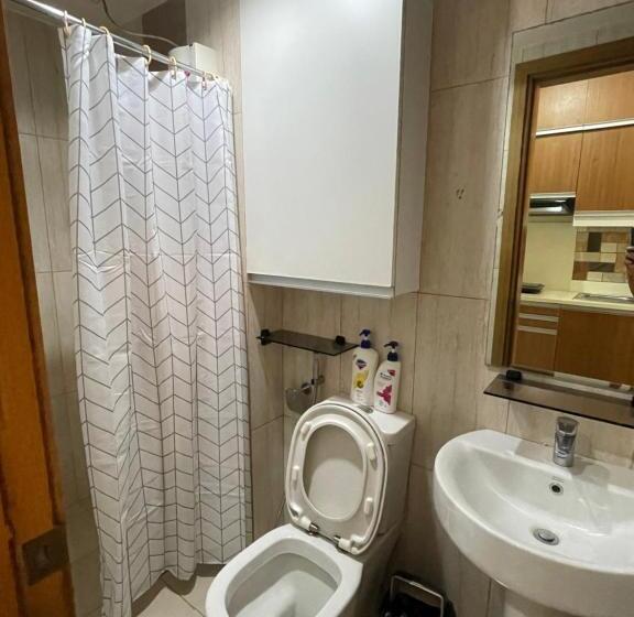 Modern And Cozy Condo In 8adriatico Near Pgh, Slmec And Us Embassy