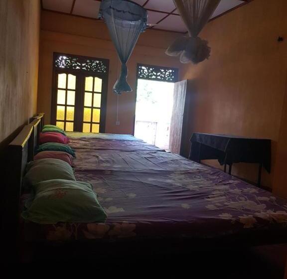 פנסיון Hiru Kataragama Resort