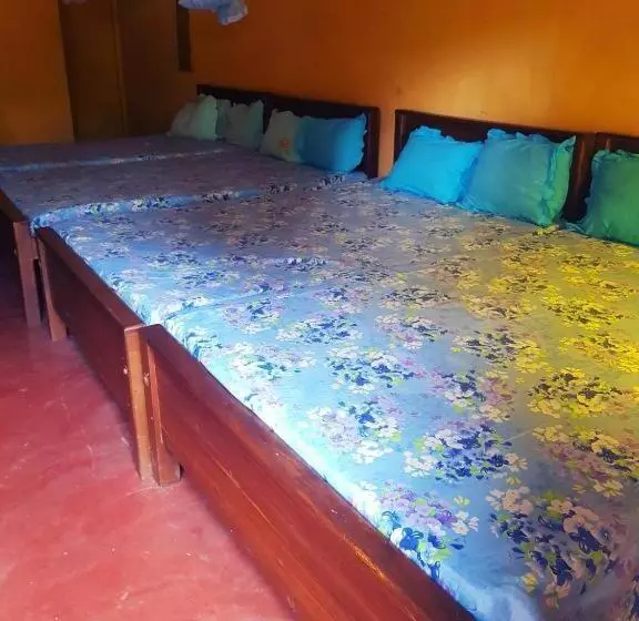 ペンション Hiru Kataragama Resort