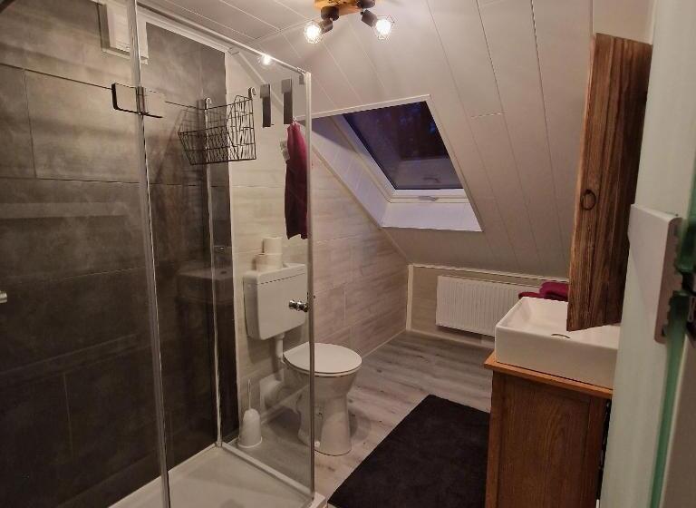 膳宿费 Bei Conny Und Bernd