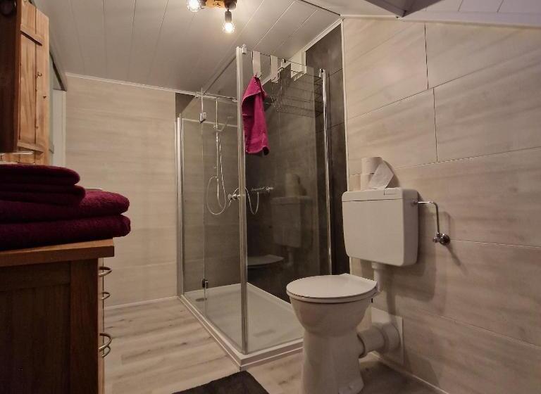 膳宿费 Bei Conny Und Bernd