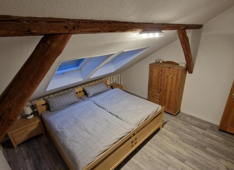 膳宿费 Bei Conny Und Bernd