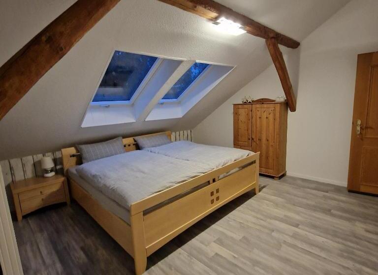 膳宿费 Bei Conny Und Bernd