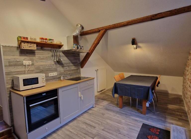 膳宿费 Bei Conny Und Bernd