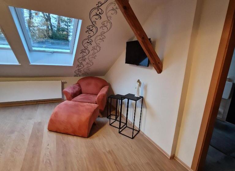 膳宿费 Bei Conny Und Bernd