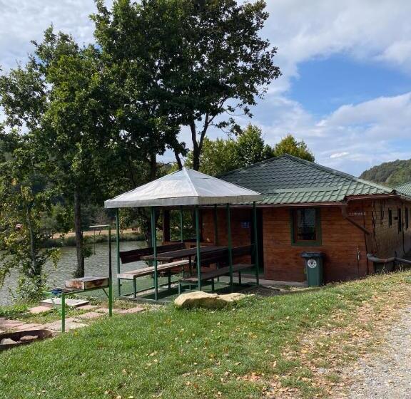 פנסיון Complex Lacul Micesti