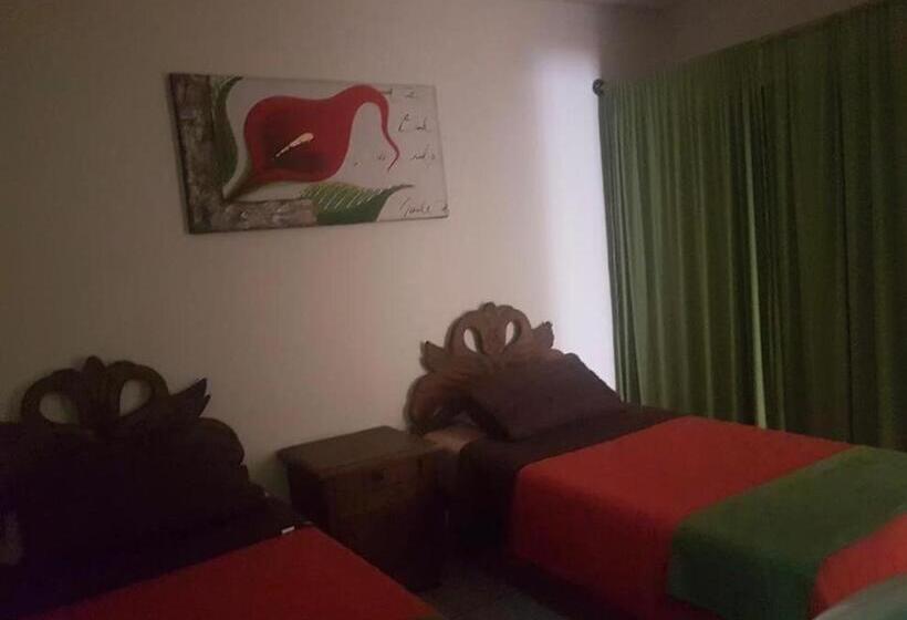 Пансион Posada De León