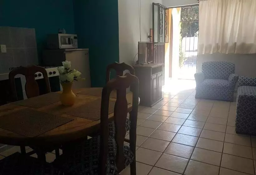 ペンション Posada De León