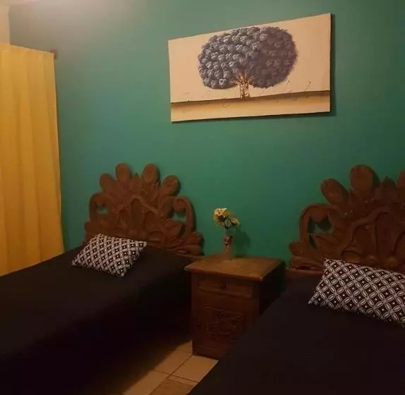 ペンション Posada De León