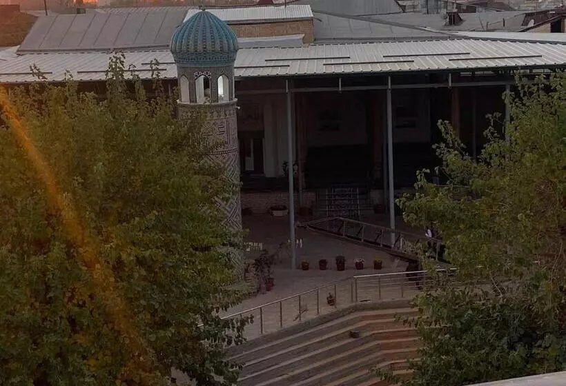 Sardorbek Hostel