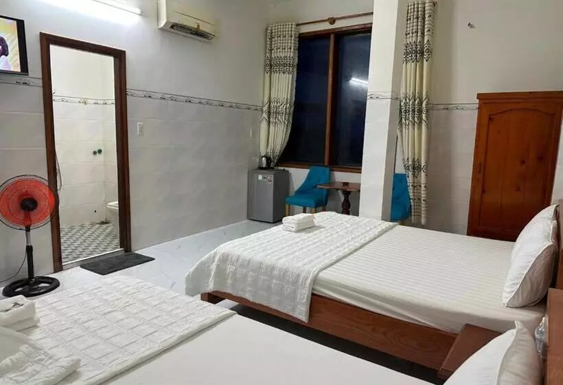Sân Vườn Hotel Khánh Hòa