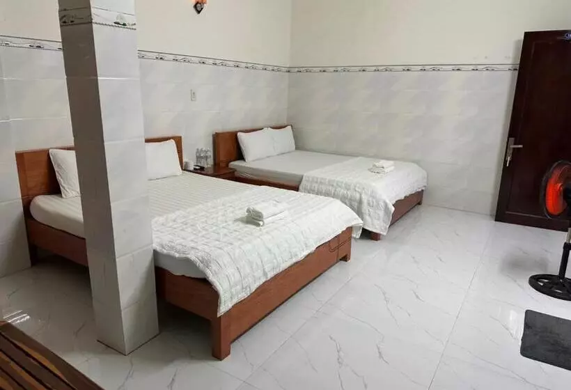 Sân Vườn Hotel Khánh Hòa