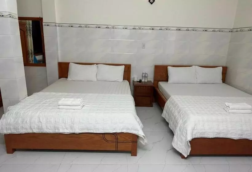 Sân Vườn Hotel Khánh Hòa