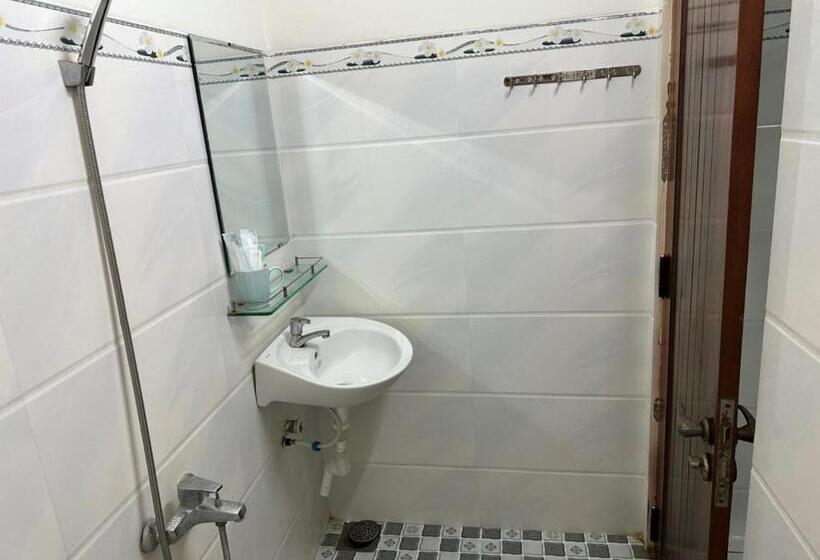 Sân Vườn Hotel Khánh Hòa