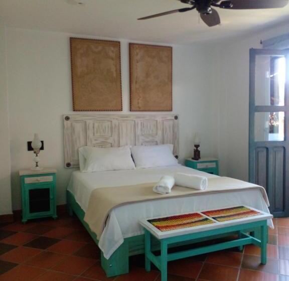 تختخواب و صبحانه Casa Silva   Hotel Cafe