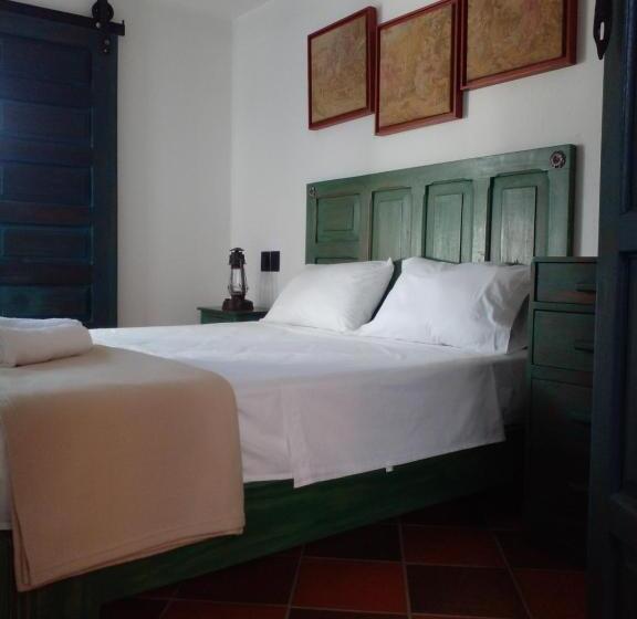 تختخواب و صبحانه Casa Silva   Hotel Cafe