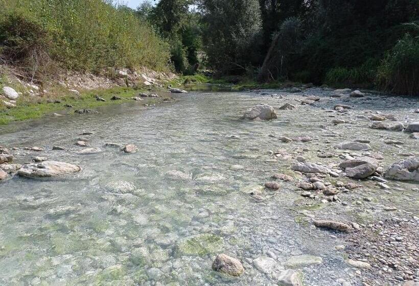 تختخواب و صبحانه Famiglia Nel Vento