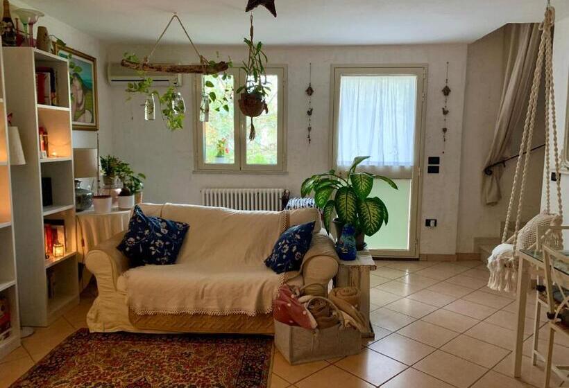 تختخواب و صبحانه Ginko