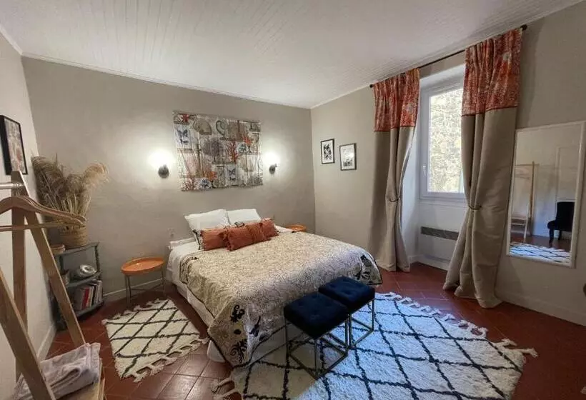 ベッドアンドブレックファースト Maison Consulaire Chambre D Hote De Charme
