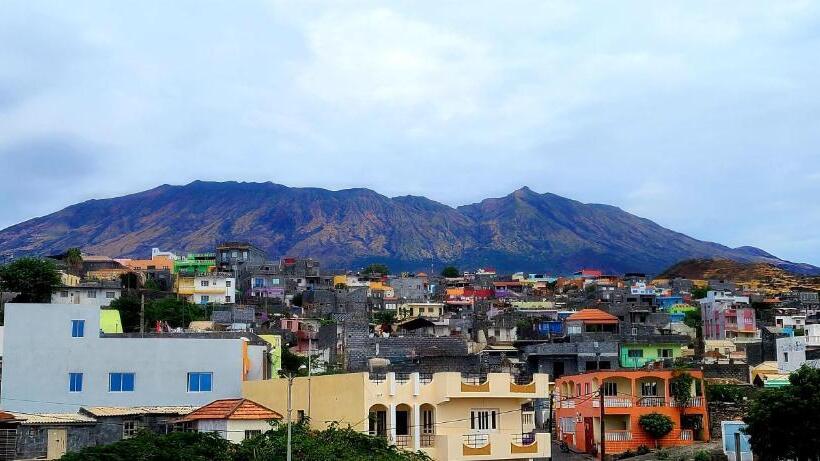 تختخواب و صبحانه Opensky