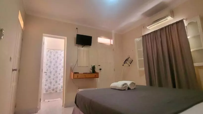 تختخواب و صبحانه Opensky