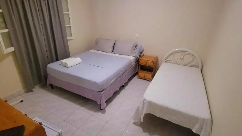 تختخواب و صبحانه Opensky