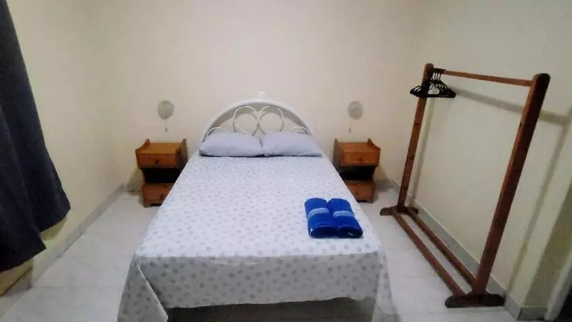 تختخواب و صبحانه Opensky